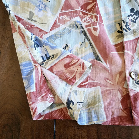 Tommy Bahama Disney Parks Collection Postcard Hawaiian Mens Shirt 100% Silk Sz S - Picture 8 of 10